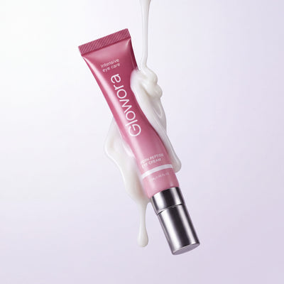 PDRN Peptide Oog Crème tube omringd door een stroom witte crème